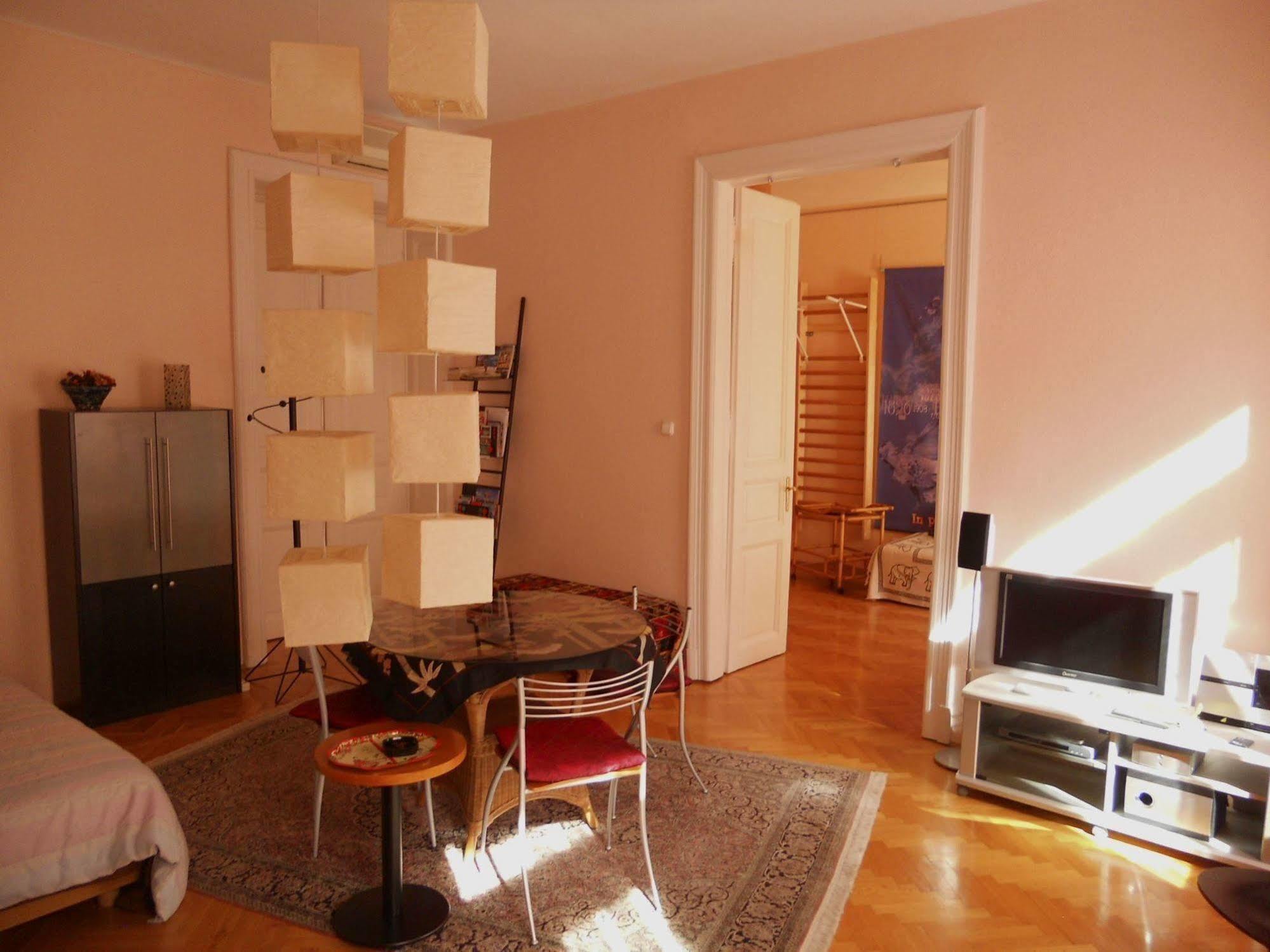 Edith'S Place In Budapest Eksteriør billede
